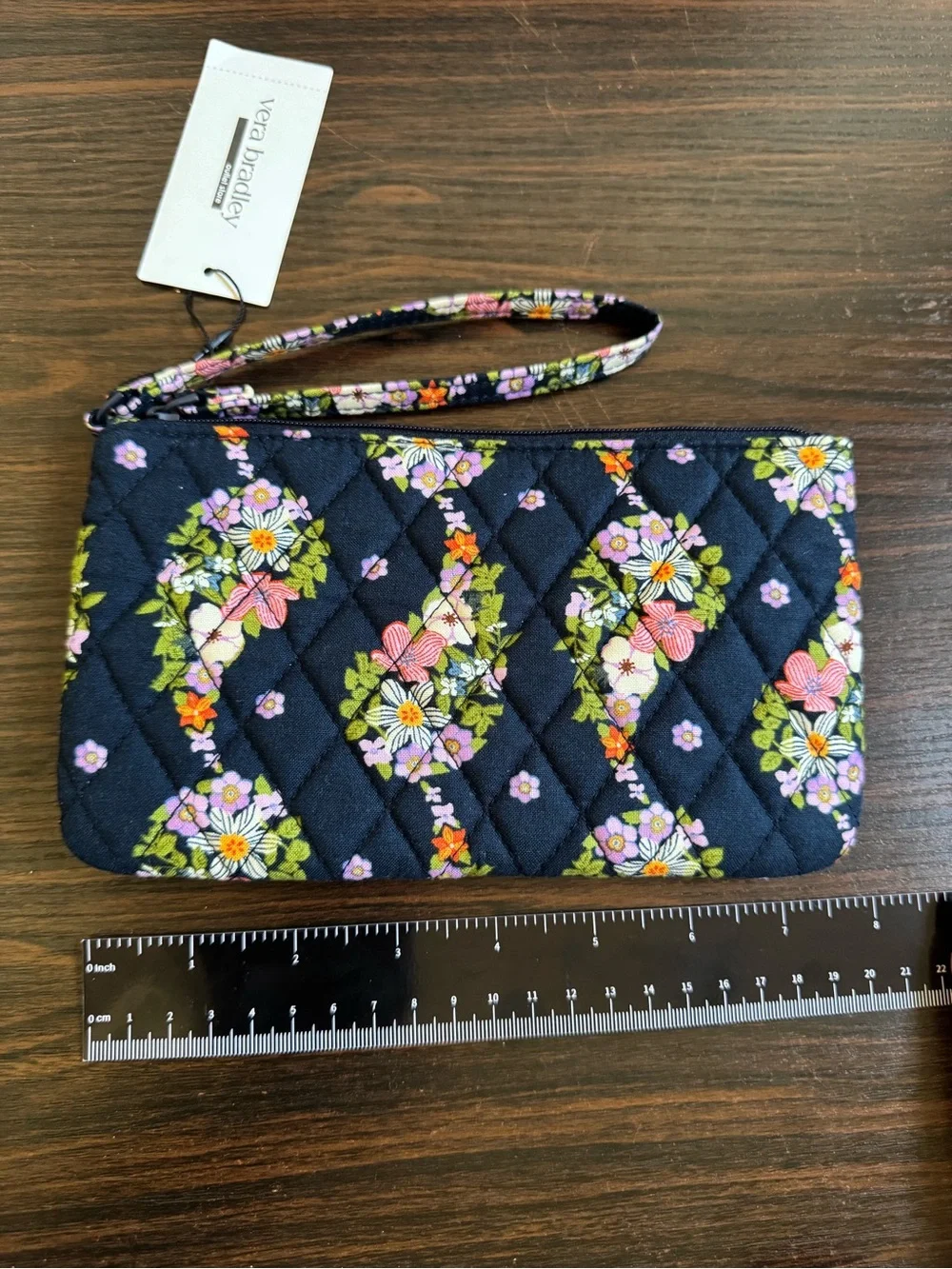 NWT Vera Bradley Ultralight Essential Wristlet Wallet Floral Paisley Rain